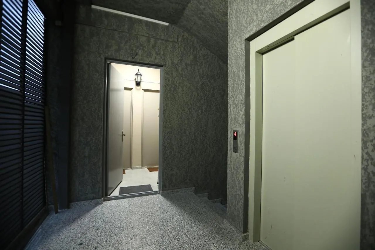 Brick House Daire Tiflis